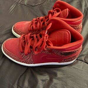 Air Jordan 1 Retro High Elephant